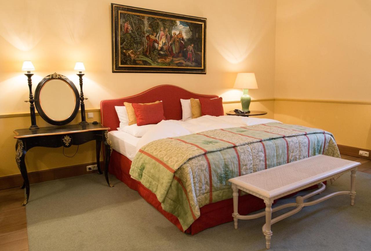 Hotel Chateau Bela Bagian luar foto