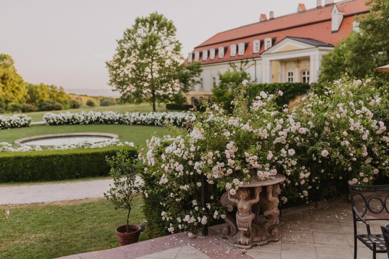Hotel Chateau Bela Bagian luar foto