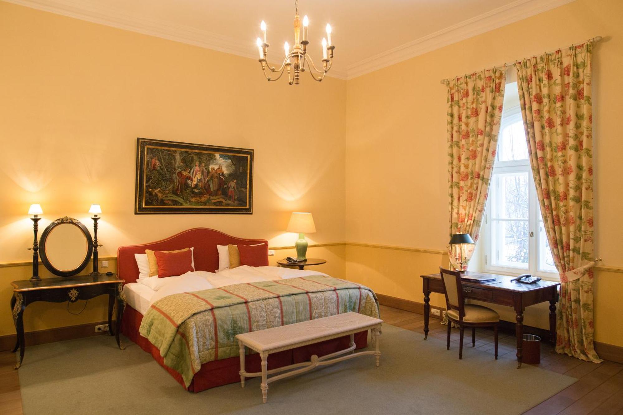 Hotel Chateau Bela Bagian luar foto