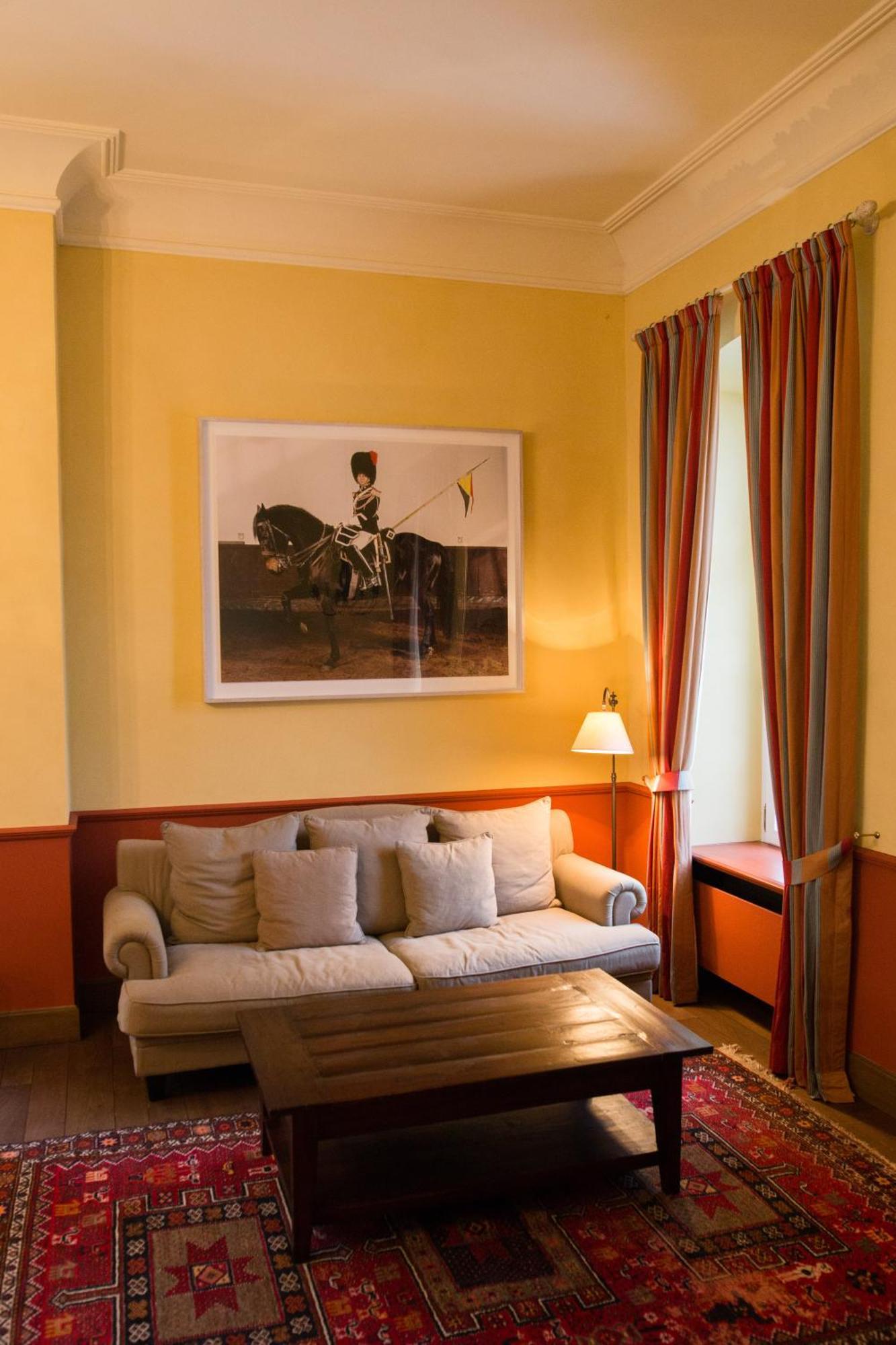Hotel Chateau Bela Ruang foto