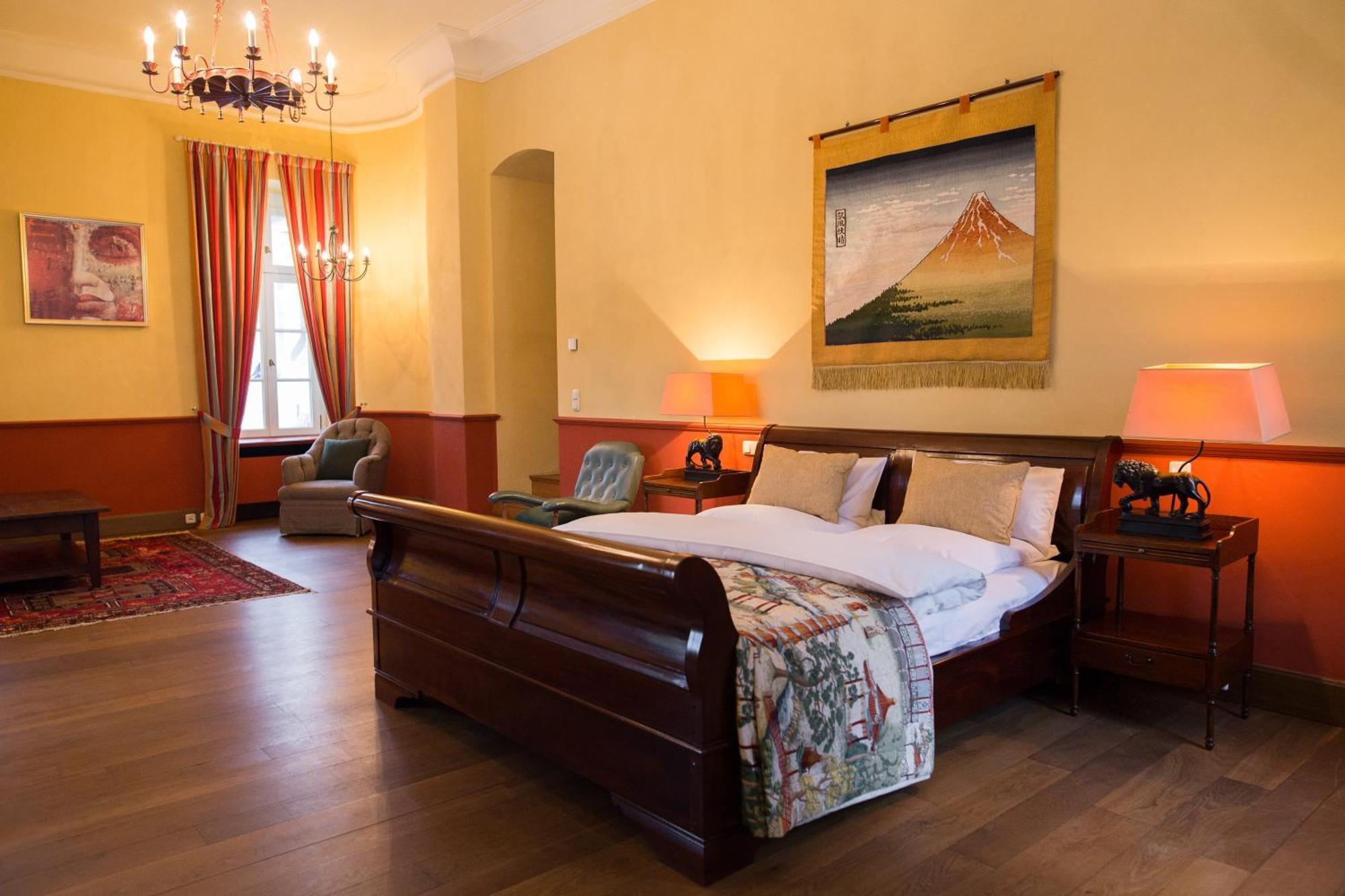 Hotel Chateau Bela Ruang foto