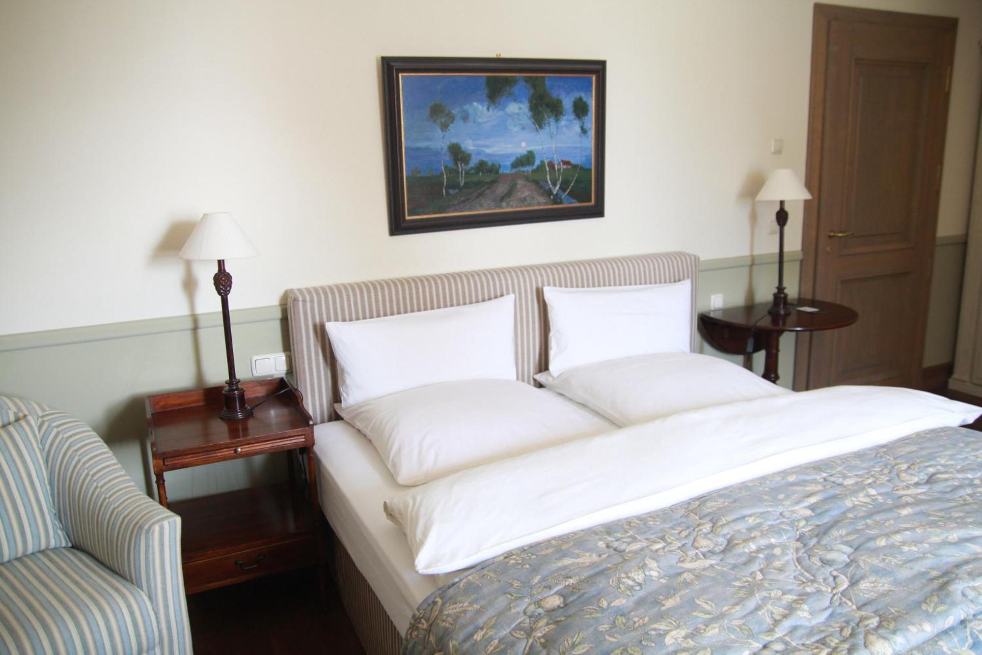 Hotel Chateau Bela Ruang foto