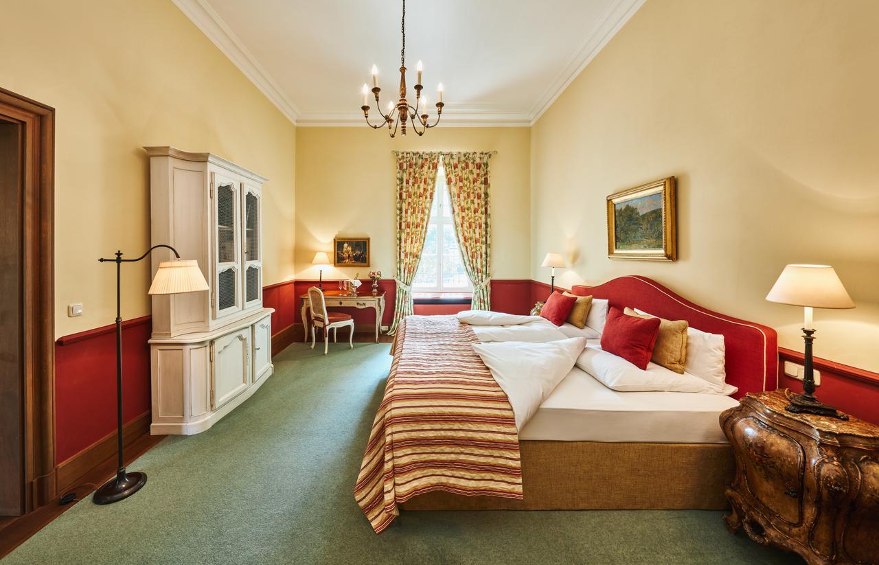 Hotel Chateau Bela Bagian luar foto