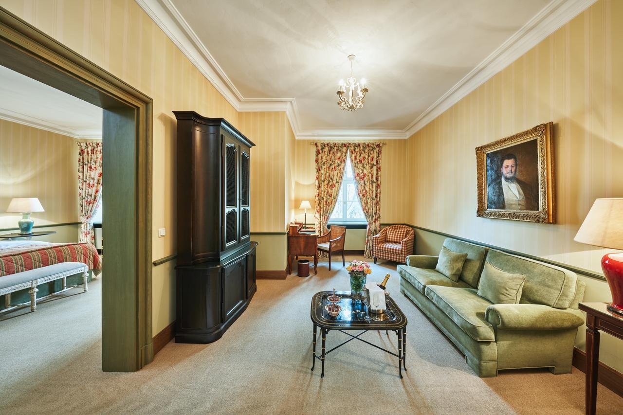 Hotel Chateau Bela Bagian luar foto