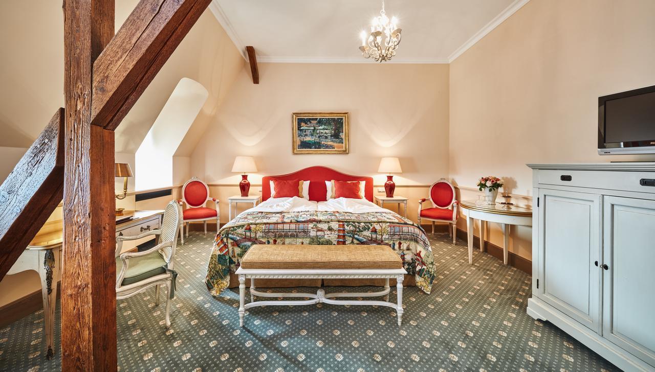 Hotel Chateau Bela Bagian luar foto